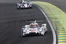 #20 Porsche Team Porsche 919 Hybrid: Mark Webber, Brendon Hartley, Timo Bernhard