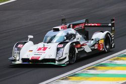 #1 Audi Sport Equipo Joest Audi R18 e-tron quattro: Lucas di Grassi, Loic Duval, Tom Kristensen