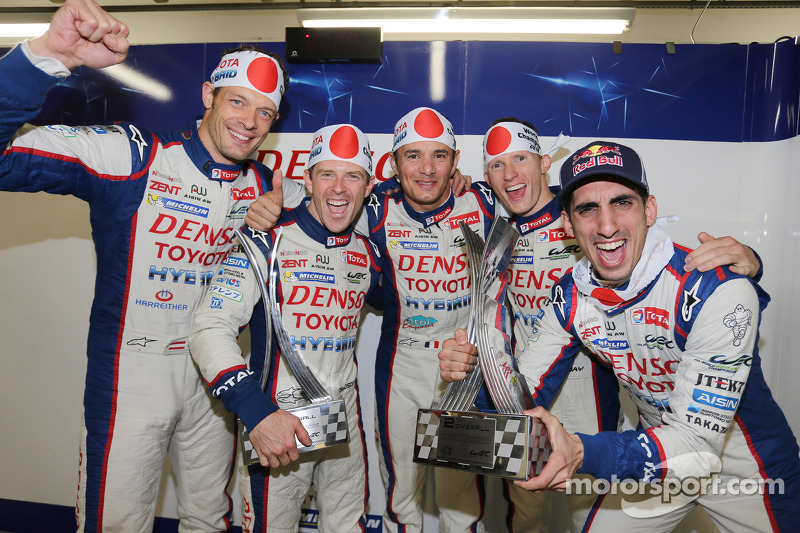 Alexander Wurz, Anthony Davidson, Stéphane Sarrazin, Mike Conway, Sebastien Buemi, Toyota Racing celebrate the 2014 teams and drivers championship