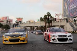 Ryan Newman, Richard Childress Racing Chevrolet, Kevin Harvick, Stewart-Haas Racing Chevrolet