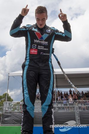 L'autore della pole Scott McLaughlin del team Polestar Racing Volvo S60