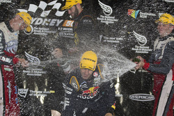 2014 champion Jamie Whincup, Red Bull Holden