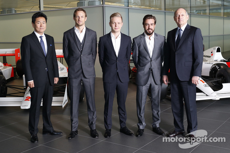 Yasuhisa Arai, head of Honda Motorsport, Jenson Button, Kevin Magnussen, Fernando Alonso and Ron Den