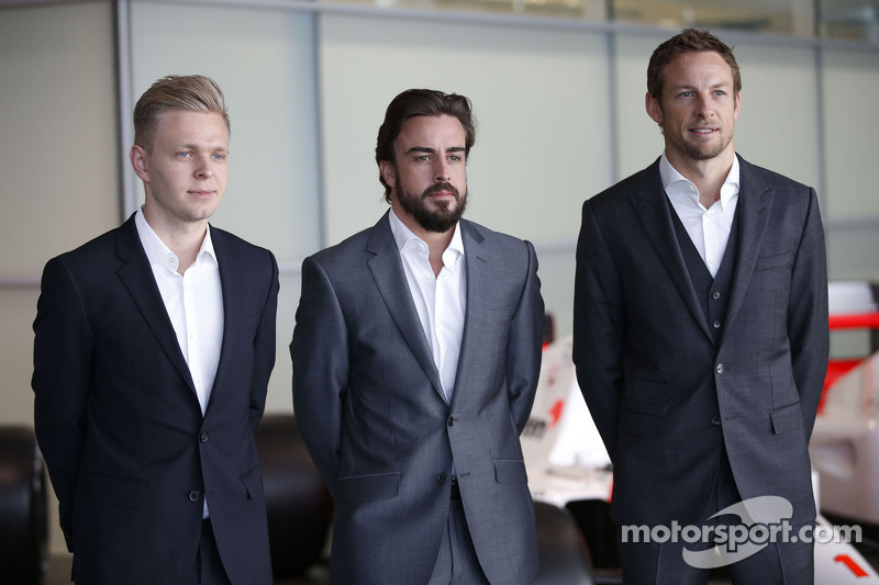 Kevin Magnussen, Fernando Alonso y Jenson Button, McLaren Honda