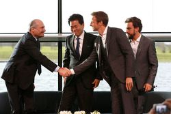 Yasuhisa Arai, head of Honda Motorsport, Jenson Button, Fernando Alonso and Ron Dennis, Chairman & CEO of McLaren
