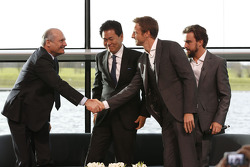Yasuhisa Arai, head of Honda Motorsport, Jenson Button, Fernando Alonso and Ron Dennis, Chairman & CEO of McLaren