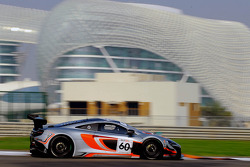 #60 McLaren 650S GT3: Peter Kox, Nico Pronk, Gilles Vannelet