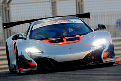 #60 McLaren 650S GT3: Peter Kox, Nico Pronk, Gilles Vannelet