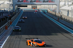 #59 McLaren 650S GT3: Alvaro Parente, Kevin Estre, Rob Bell
