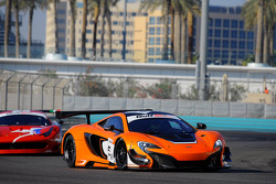 #59 McLaren 650S GT3: Alvaro Parente, Kevin Estre, Rob Bell