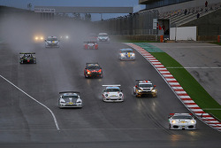 Start: they're off for 32 hours of racing