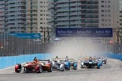 Start: Nelson Piquet Jr., China Racing leads