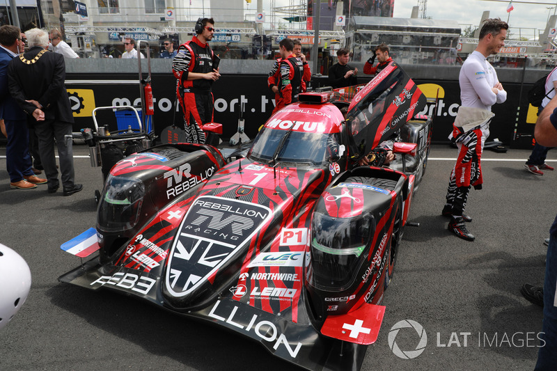 Машина под гордым номером 1 была у Rebellion Racing. Ее пилотировали Андре Лоттерер, Нил Джани и Бруно Сенна