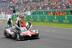 #8 Toyota Gazoo Racing Toyota TS050: Sébastien Buemi, Kazuki Nakajima, Fernando Alonso celebrates the win on track