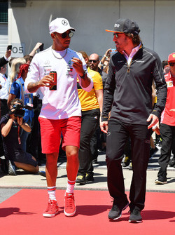 Lewis Hamilton, Mercedes-AMG F1 and Fernando Alonso, McLaren on the drivers parade