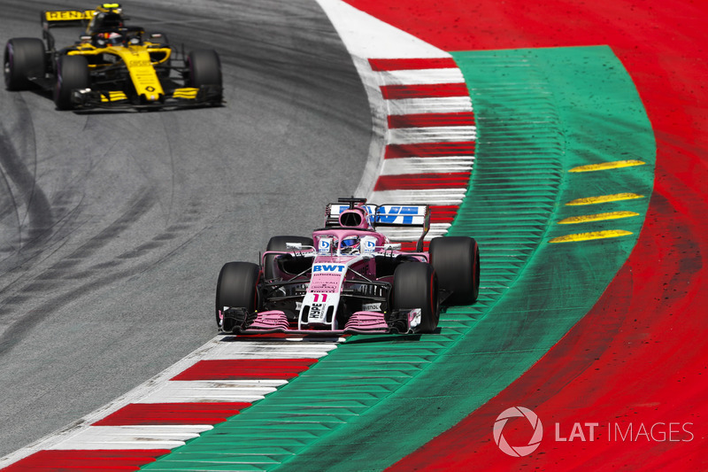 Sergio Perez, Force India VJM11, Carlos Sainz Jr., Renault Sport F1 Team R.S. 18