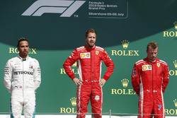 Lewis Hamilton, Mercedes-AMG F1, Sebastian Vettel, Ferrari et Kimi Raikkonen, Ferrari sur le podium