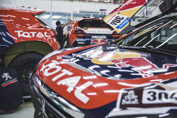Final preparations on the Peugeot 2008 DKR