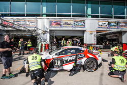 #28 KPM Racing Aston Martin Vantage GT3: Paul White, Stefan Mücke, Jonny Adam