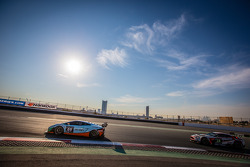 #69 Gulf Racing UK Lamborghini Gallardo LP560 GT3: Roald Goethe, Stuart Hall, Frédéric Fatien, Jamie Campbell-Walter, #28 KPM Racing Aston Martin Vantage GT3: Paul White, Stefan Mücke, Jonny Adam
