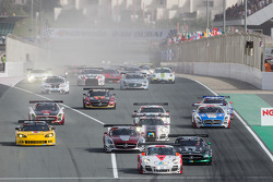 Start: #12 Fach Auto Tech Porsche 997 GT3 R: Otto Klohs, Martin Ragginger, Jens Richter, Sven Müller leads #2 Black Falcon Mercedes SLS AMG GT3: Abdulaziz Al Faisal, Hubert Haupt, Yelmer Buurman, Oliver Webb