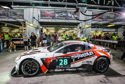 Pit stop for #28 KPM Racing Aston Martin Vantage GT3: Paul White, Stefan Mücke, Jonny Adam