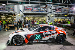 Pit stop for #28 KPM Racing Aston Martin Vantage GT3: Paul White, Stefan Mücke, Jonny Adam