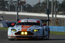#98 Aston Martin Racing Vantage: Pedro Lamy, Darren Turner, Mathias Lauda, Paul Dalla Lana