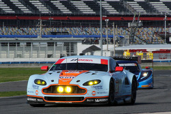 #98 Aston Martin Racing Vantage: Pedro Lamy, Darren Turner, Mathias Lauda, Paul Dalla Lana