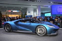Меджународный североамериканский автосалон в Детройте, день 1.