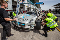 Pit stop for #18 Preci - Spark Mercedes SLS AMG GT3: David Jones, Godfrey Jones, Philip Jones, Gareth Jones, Morgan Jones