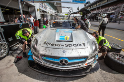 Pit stop for #18 Preci - Spark Mercedes SLS AMG GT3: David Jones, Godfrey Jones, Philip Jones, Gareth Jones, Morgan Jones