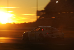 #912 Porsche North America Porsche 911 RSR: Jörg Bergmeister, Earl Bamber, Frederic Makowiecki