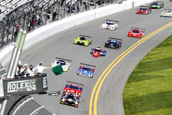 Start: #60 Michael Shank Racing with Curb/Agajanian Ligier JS P2 Honda: John Pew, Oswaldo Negri, A.J. Allmendinger, Matt McMurry leads the field