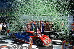 Podium: 1. Scott Dixon, Kyle Larson, Jamie McMurray, Tony Kanaan; Chip Ganassi Racing