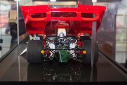 Incrivel modelo da Ferrari 512S em escala 1:8