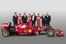 Кими Райкконен, Себастьян Феттель и Эстебан Гутьеррес. Запуск Scuderia Ferrari SF15-T, презентация.