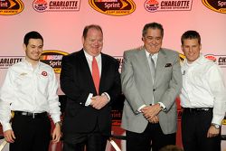 Kyle Larson, Chip Ganassi, Felix Sabates e Jamie McMurray