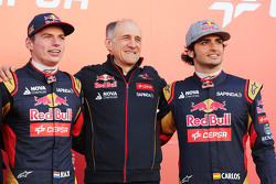(L to R): Max Verstappen, Scuderia Toro Rosso; Franz Tost, Scuderia Toro Rosso Team Principal; and Carlos Sainz Jr., Scuderia Toro Rosso, at the Scuderia Toro Rosso STR10 unveiling