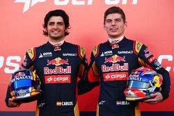 (L to R): Carlos Sainz Jr., Scuderia Toro Rosso with team mate Max Verstappen, Scuderia Toro Rosso