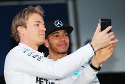 (L to R): Nico Rosberg, Mercedes AMG F1 with team mate Lewis Hamilton, Mercedes AMG F1