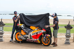 Дани Педроса и Марк Маркес. Презентация repsol honda, презентация.
