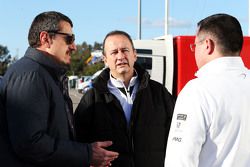 (L to R): Guenther Steiner, Haas F1 Team Principal with Jonathan Neale, McLaren Chief Operating Officer and Eric Boullier, McLaren Racing Director