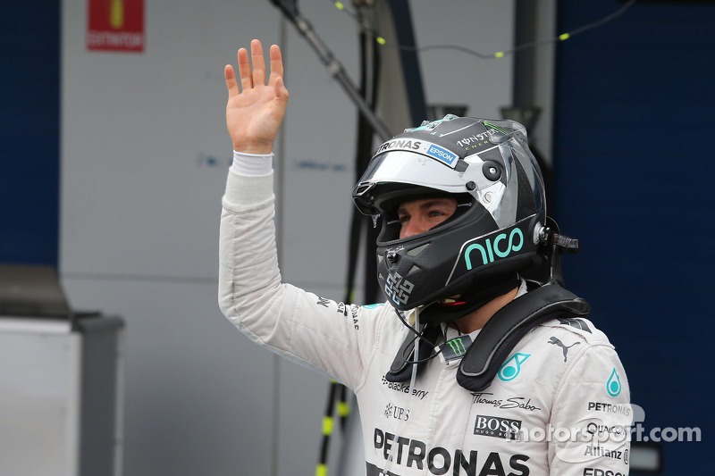 Nico Rosberg, Mercedes AMG F1, ist zurück in der Box, nachdem er auf der Strecke angehalten hat