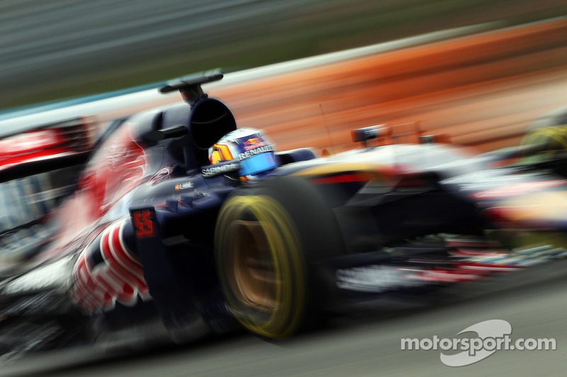 Carlos Sainz jr., Scuderia Toro Rosso STR10