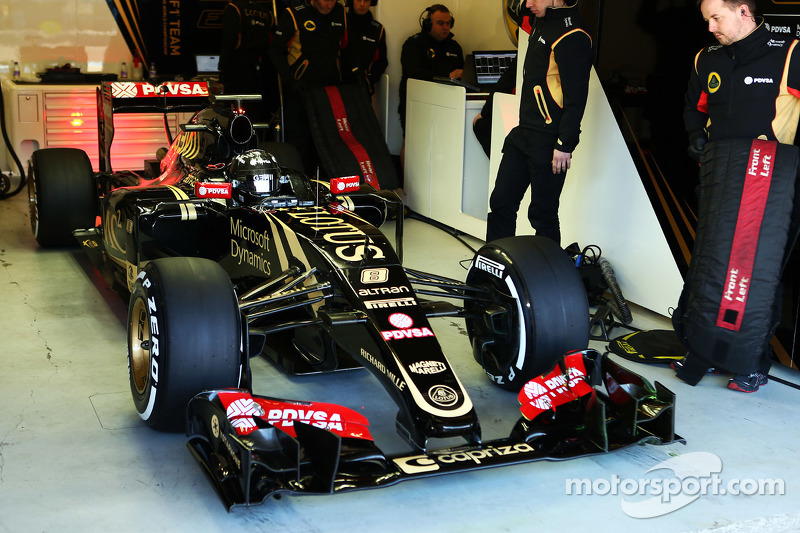 Romain Grosjean, con el Lotus F1 E23 (2015)