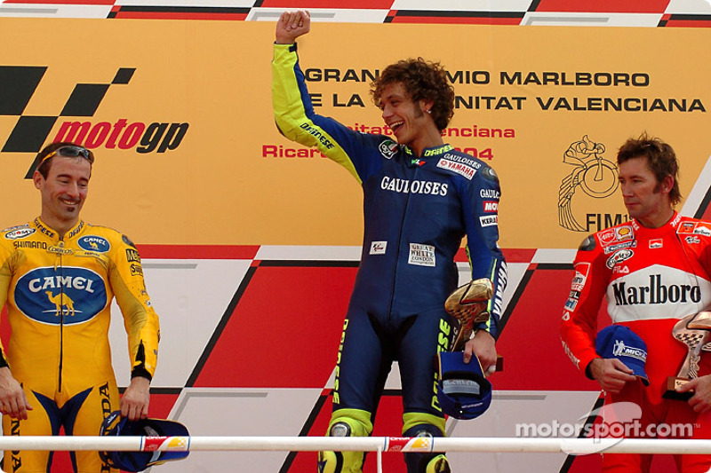 Podium: ganador, Valentino Rossi con Max Biaggi y Troy Bayliss