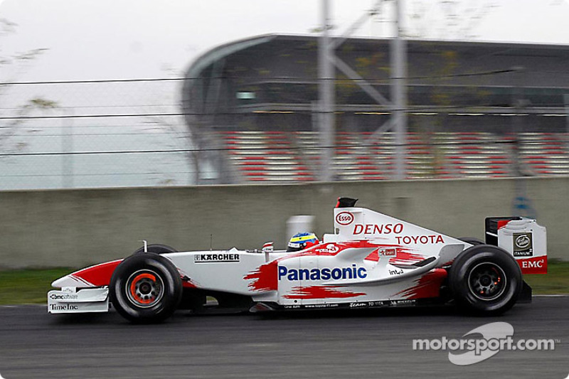 2004: Ricardo Zonta correu etapas de Hungria, Bélgica, Itália, China e Brasil