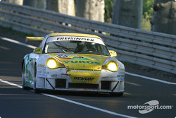 #85 费辛格车队保时捷911 GT3 RSR:斯特凡·欧托利、拉尔夫·科伦纳斯