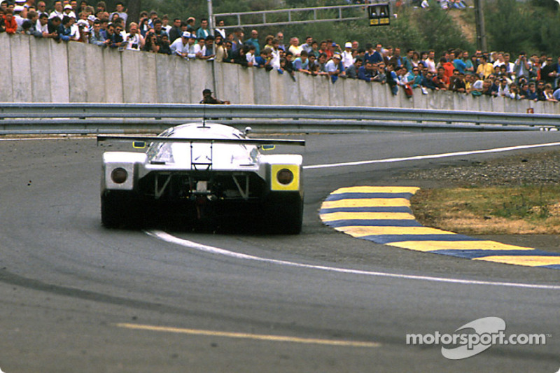 #63 Team Sauber Mercedes Sauber-Mercedes C9: Jochen Mass, Manuel Reuter, Stanley Dickens